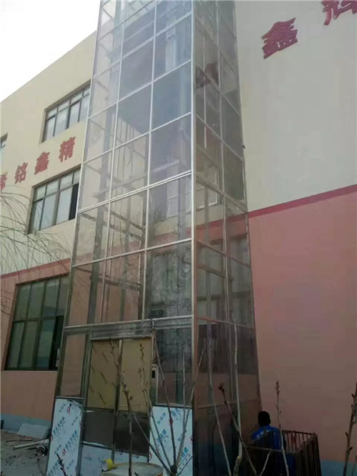 導軌式升降機