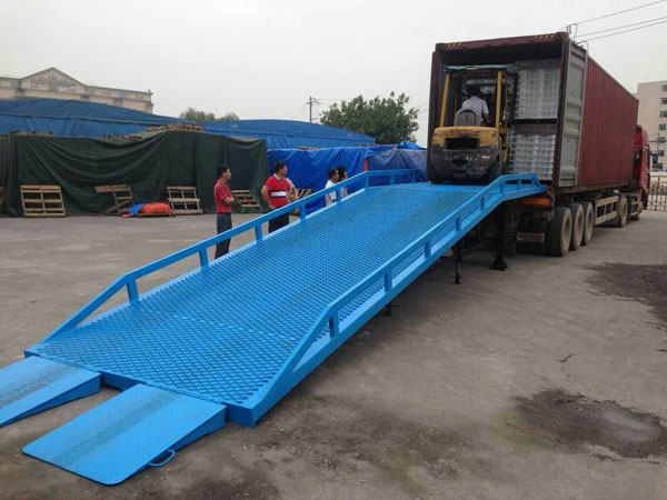液壓（yā）登車橋廠家