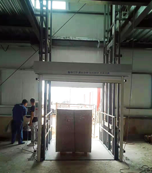 導軌式（shì）液壓升降（jiàng）機