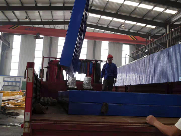 導軌式液壓升降（jiàng）貨梯