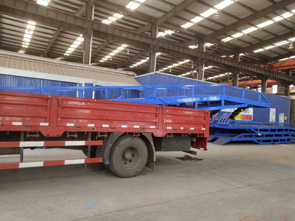 移動式液壓登車（chē）橋